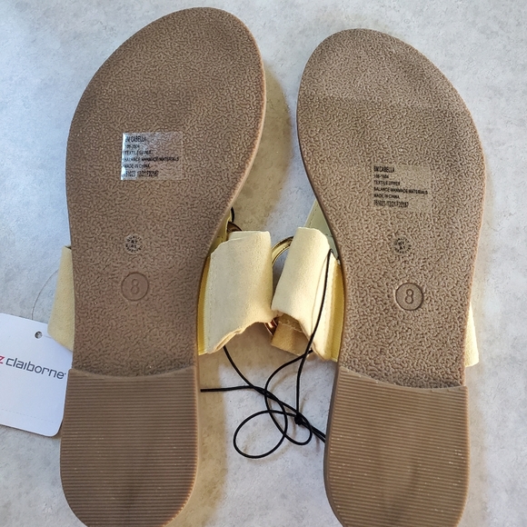 Liz Claiborne Yellow Sandals - Picture 5 of 8